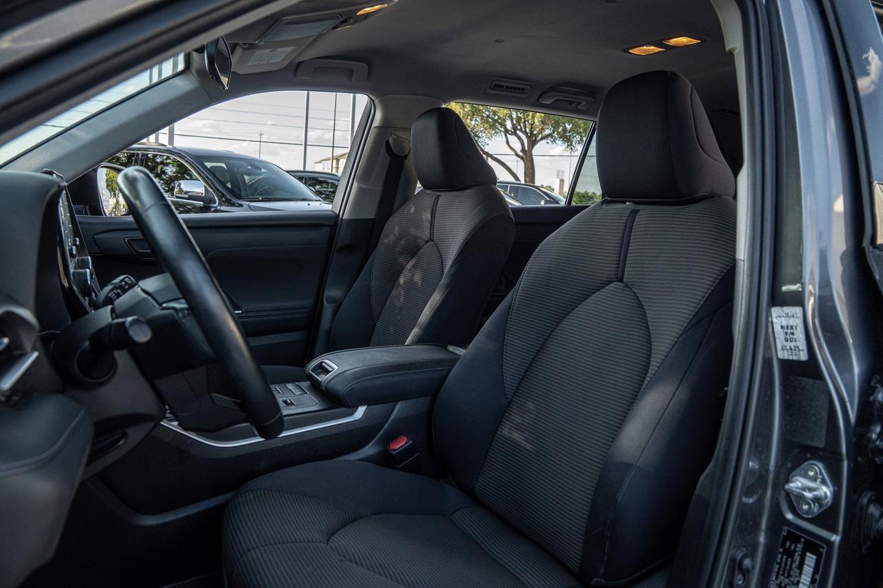 2021 Toyota Highlander  Selma TX