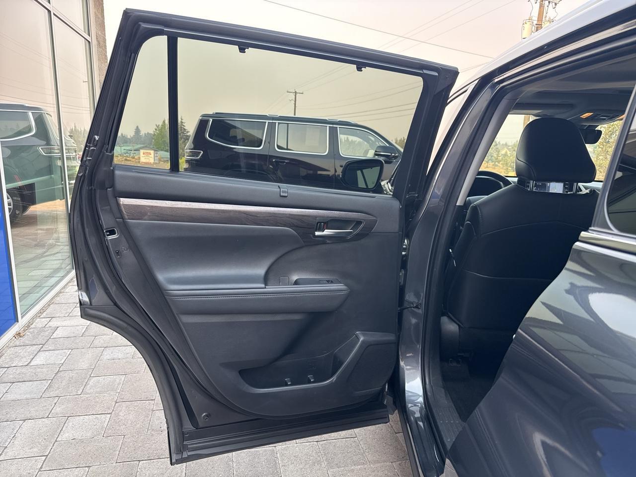 2021 Toyota Highlander Hybrid Limited Bend OR