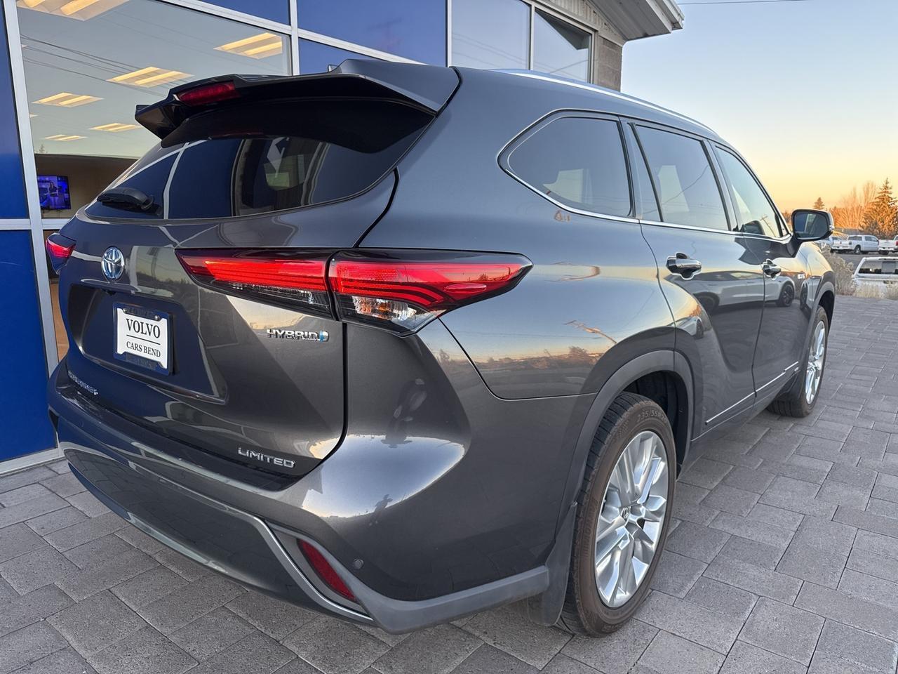 2021 Toyota Highlander Hybrid Limited Bend OR