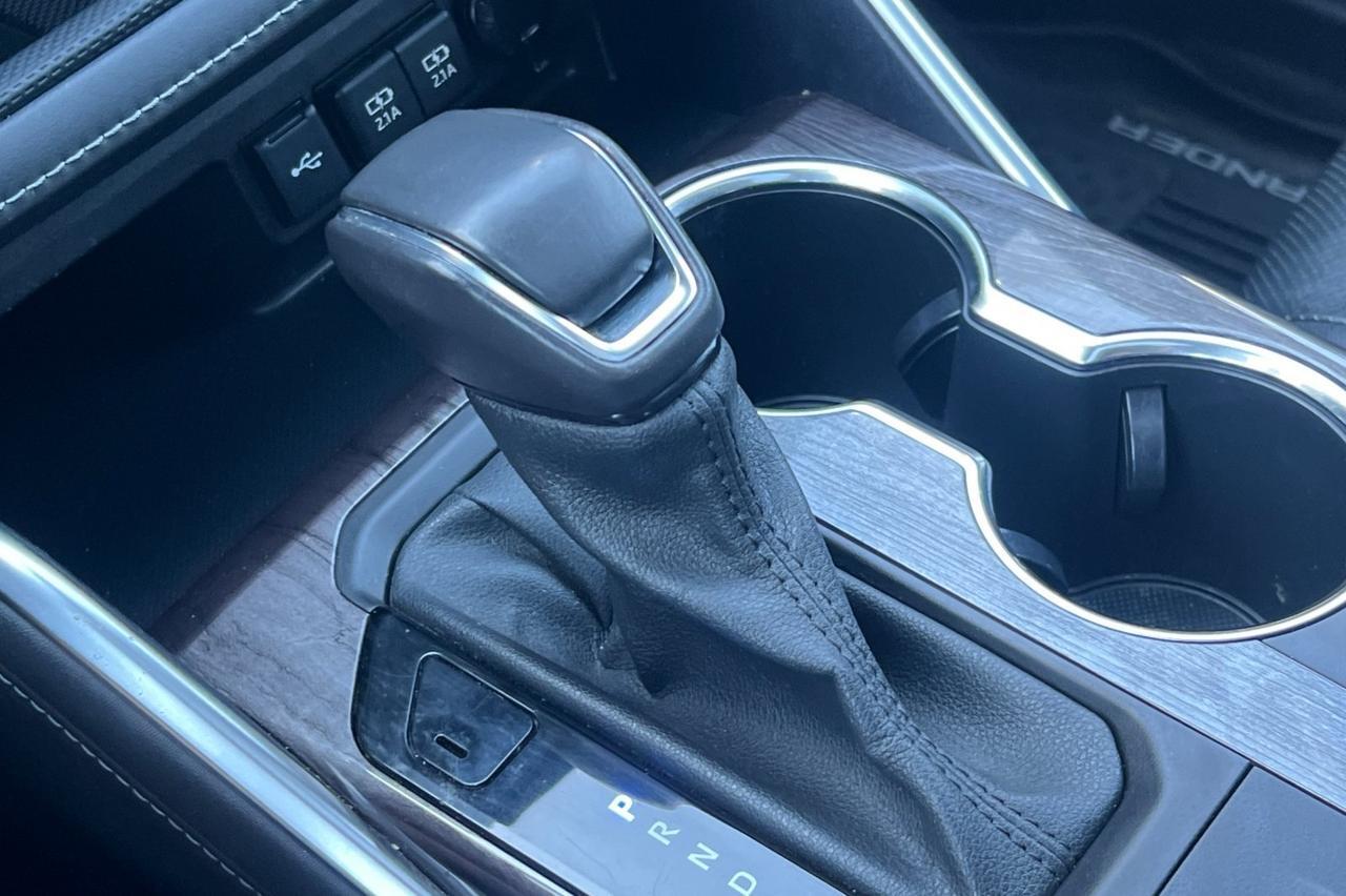2021 Toyota Highlander Hybrid Limited Ontario OR