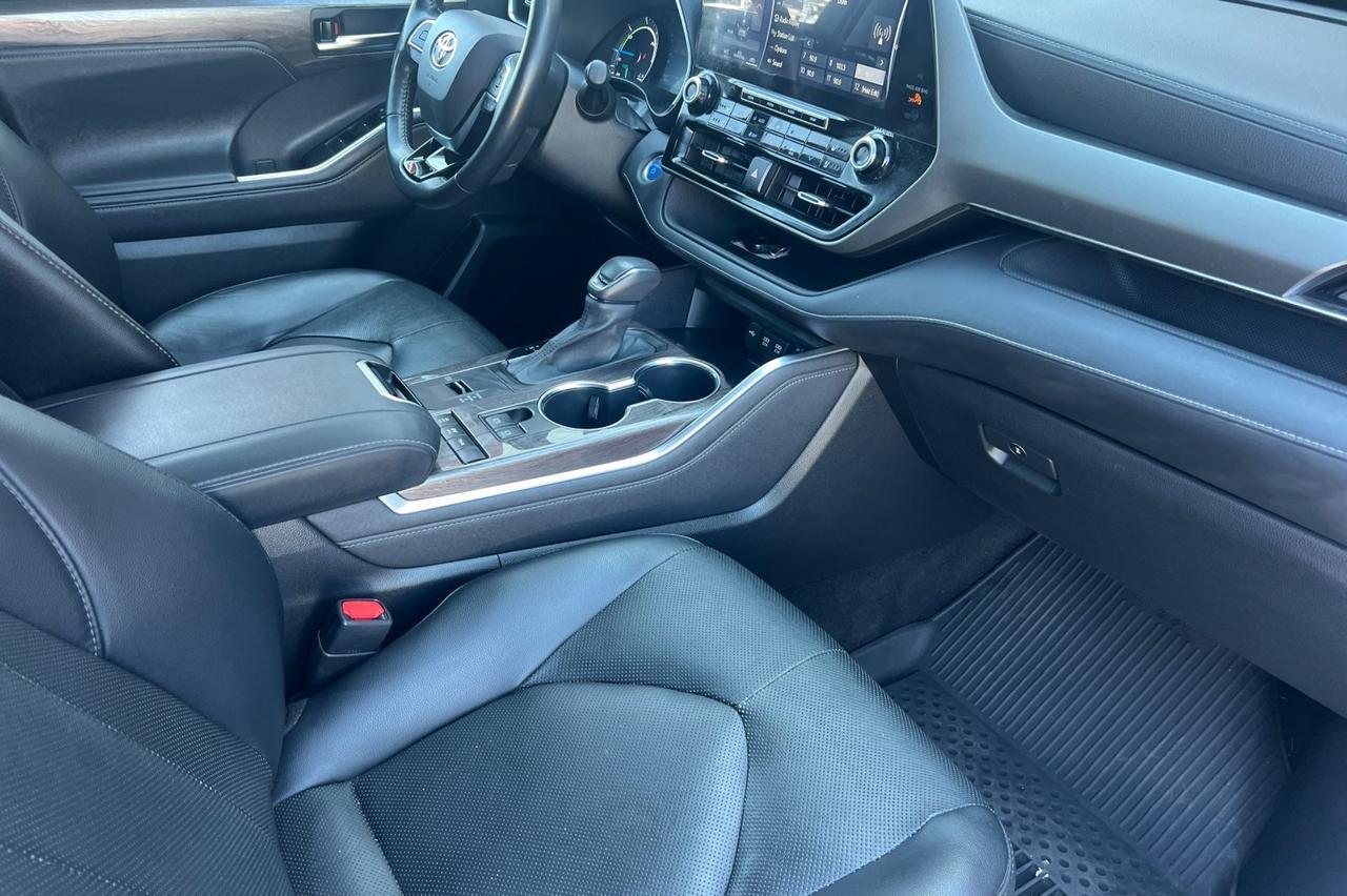 2021 Toyota Highlander Hybrid Limited Ontario OR