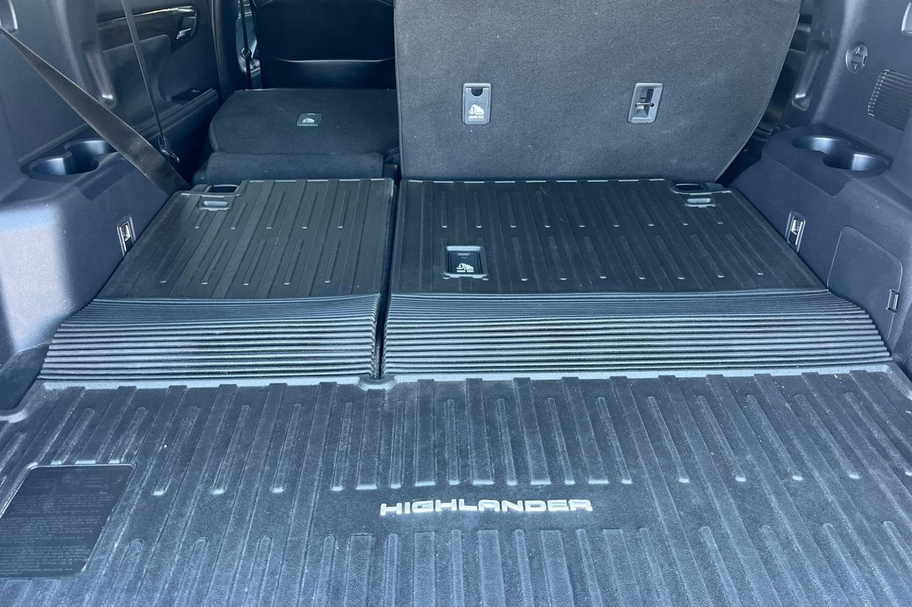 2021 Toyota Highlander Hybrid Limited Ontario OR