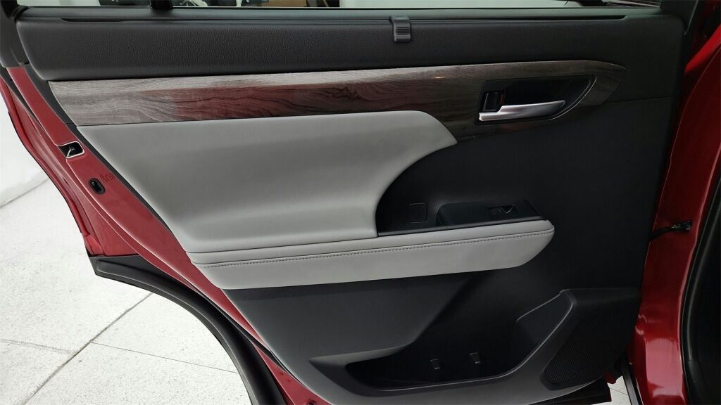 2021 Toyota Highlander Hybrid Limited Laurel MD