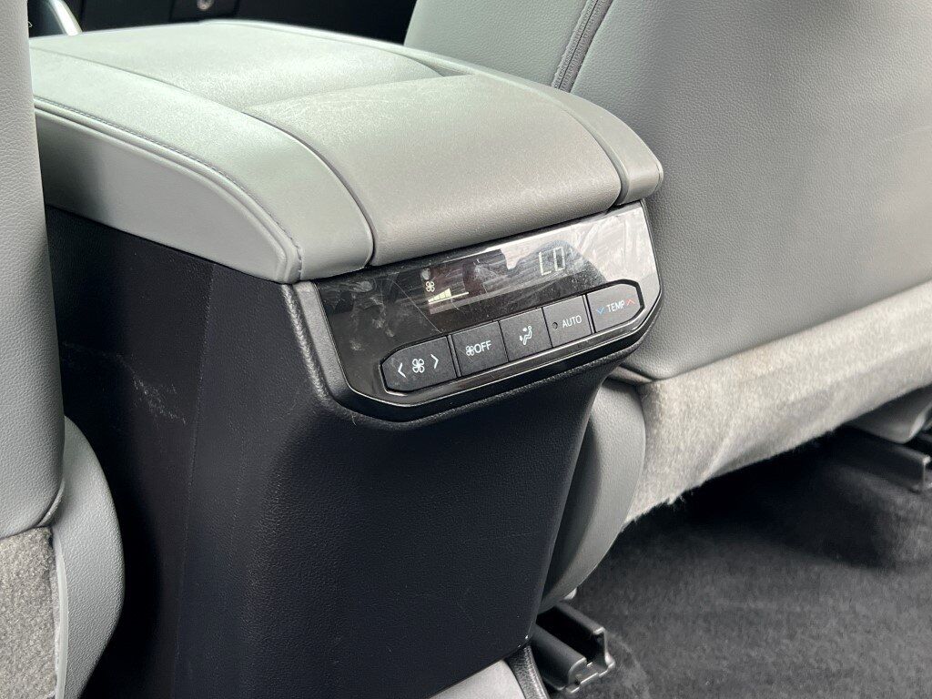 2021 Toyota Highlander Hybrid Limited Chantilly VA