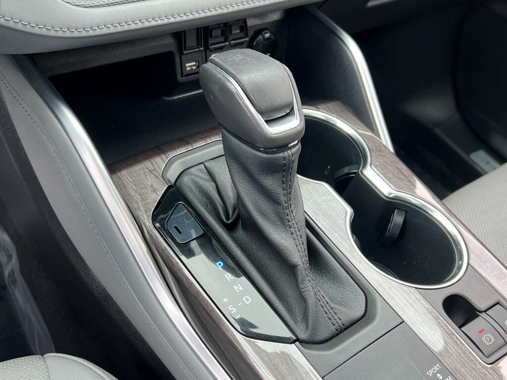 2021 Toyota Highlander Hybrid Limited Chantilly VA