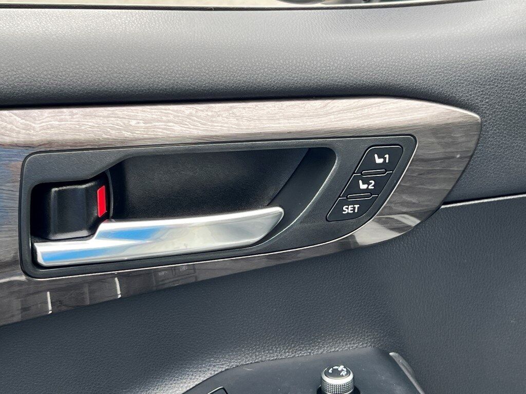 2021 Toyota Highlander Hybrid Limited Chantilly VA