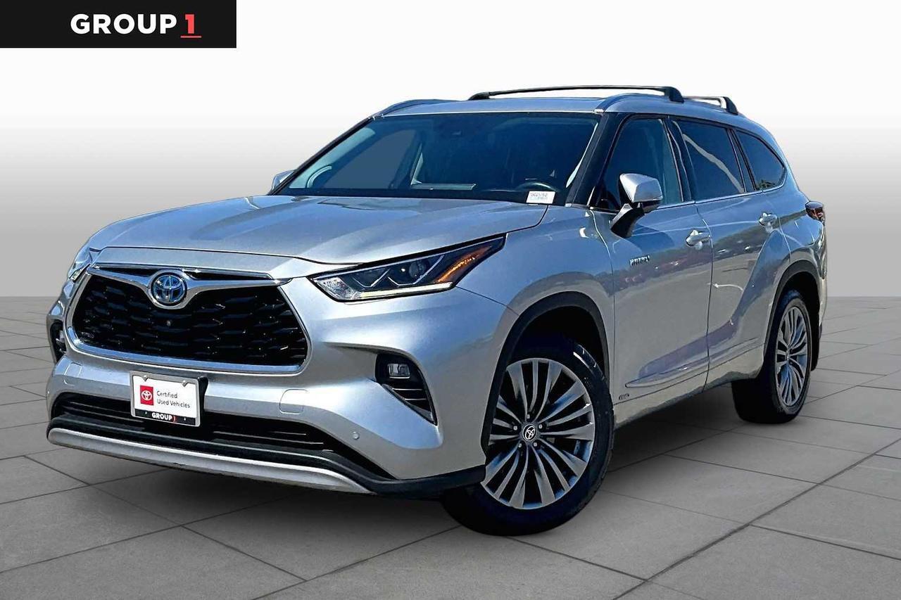 2021 Toyota Highlander Hybrid Platinum