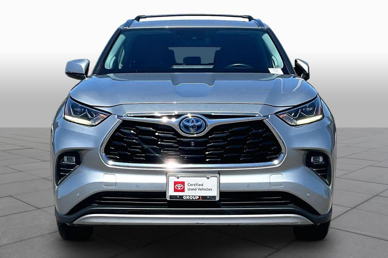 2021 Toyota Highlander Hybrid Platinum