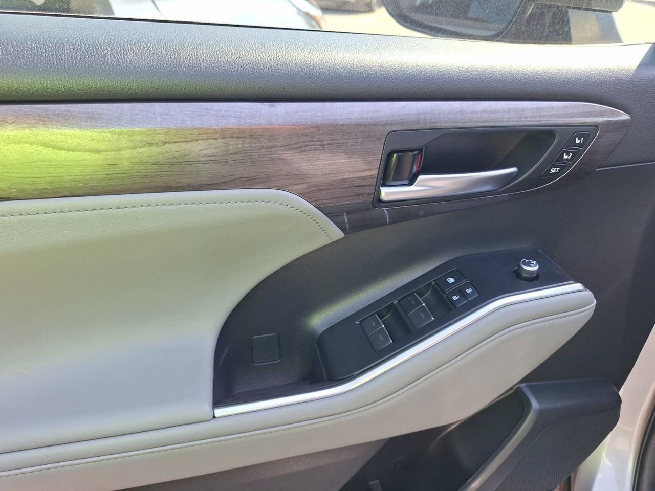 2021 Toyota Highlander Hybrid Platinum Hurst TX