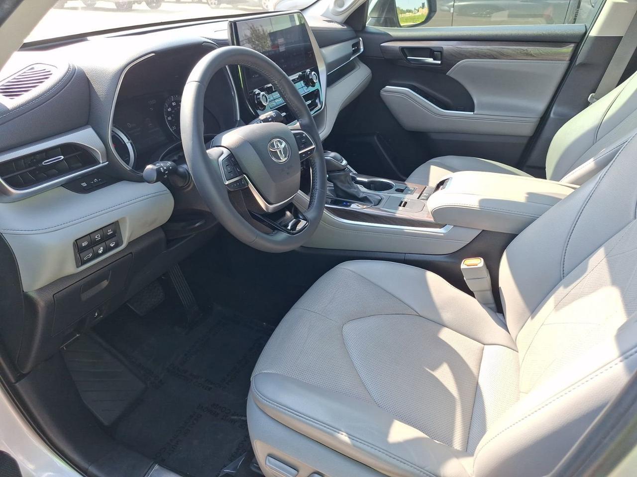 2021 Toyota Highlander Hybrid Platinum Hurst TX
