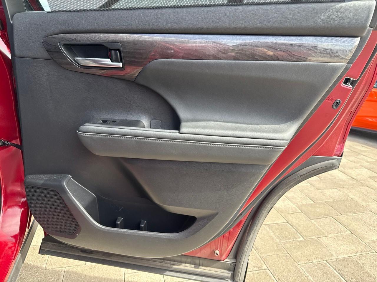 2021 Toyota Highlander Hybrid Platinum Bend OR