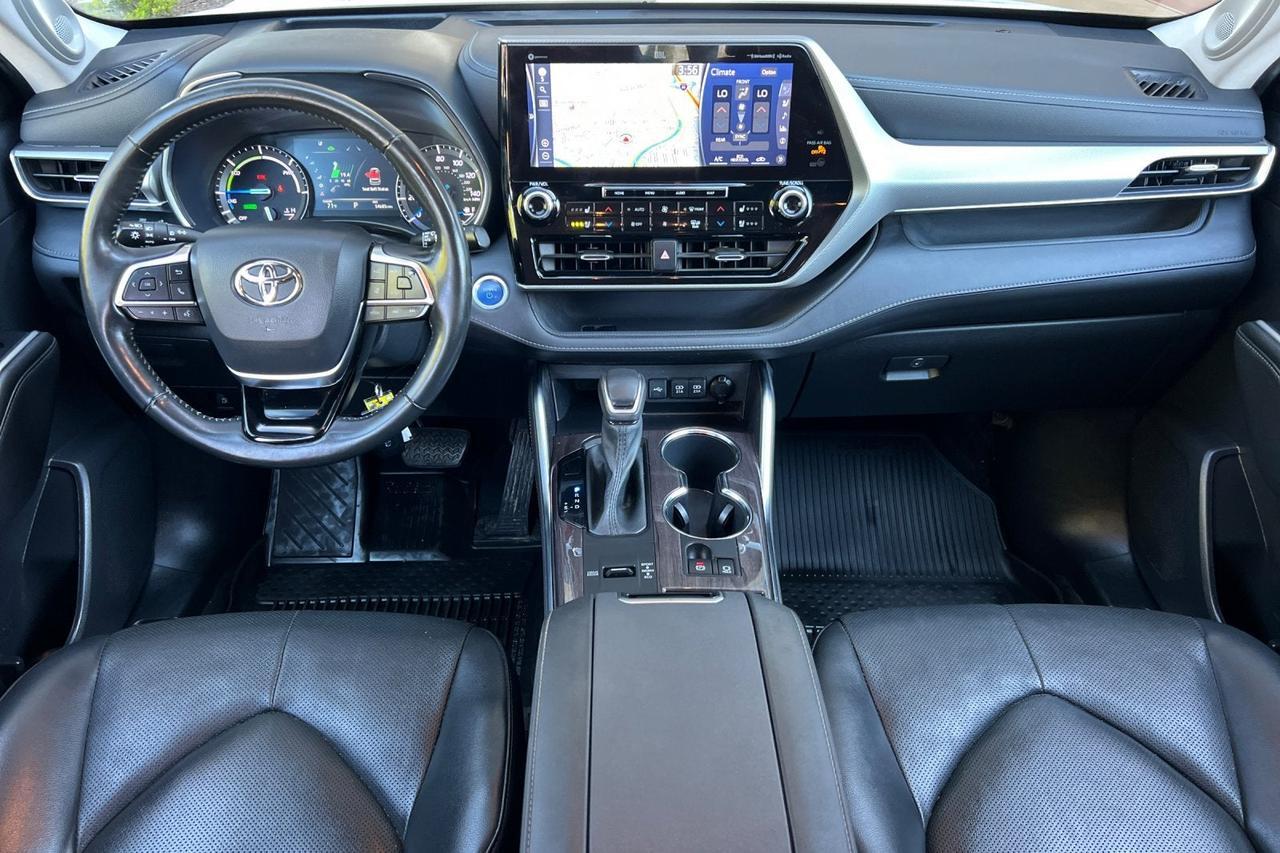2021 Toyota Highlander Hybrid Platinum