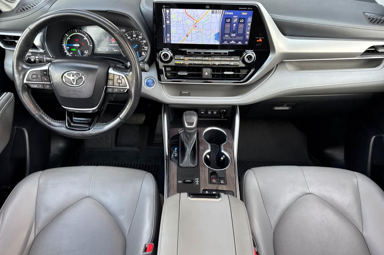 2021 Toyota Highlander Hybrid Platinum