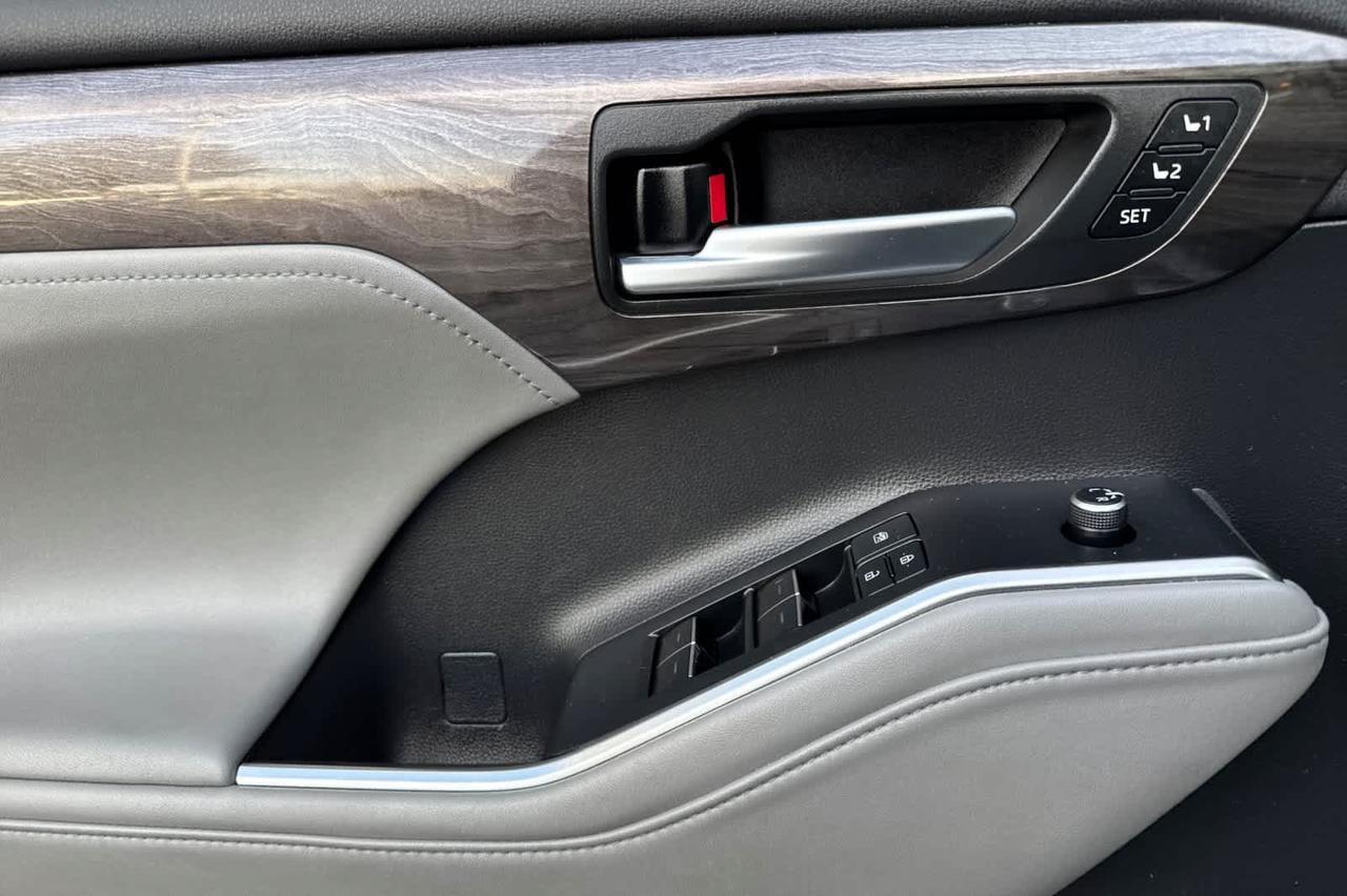 2021 Toyota Highlander Hybrid Platinum Roseville CA