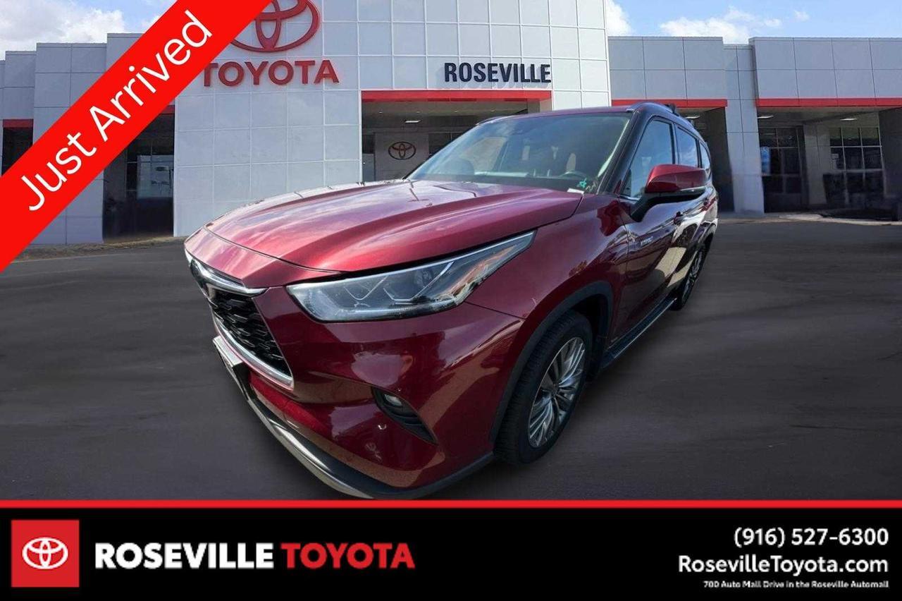 2021 Toyota Highlander Hybrid Platinum