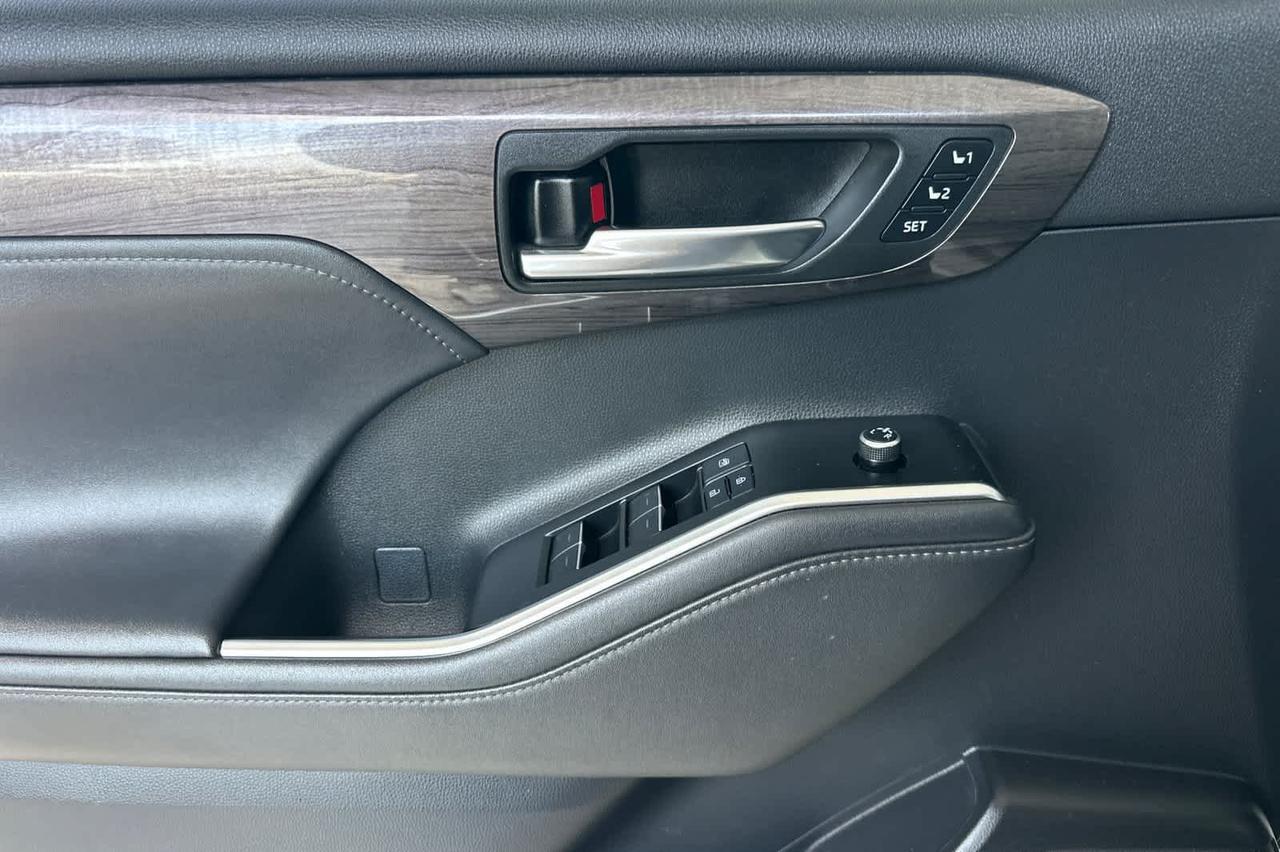 2021 Toyota Highlander Hybrid Platinum Roseville CA