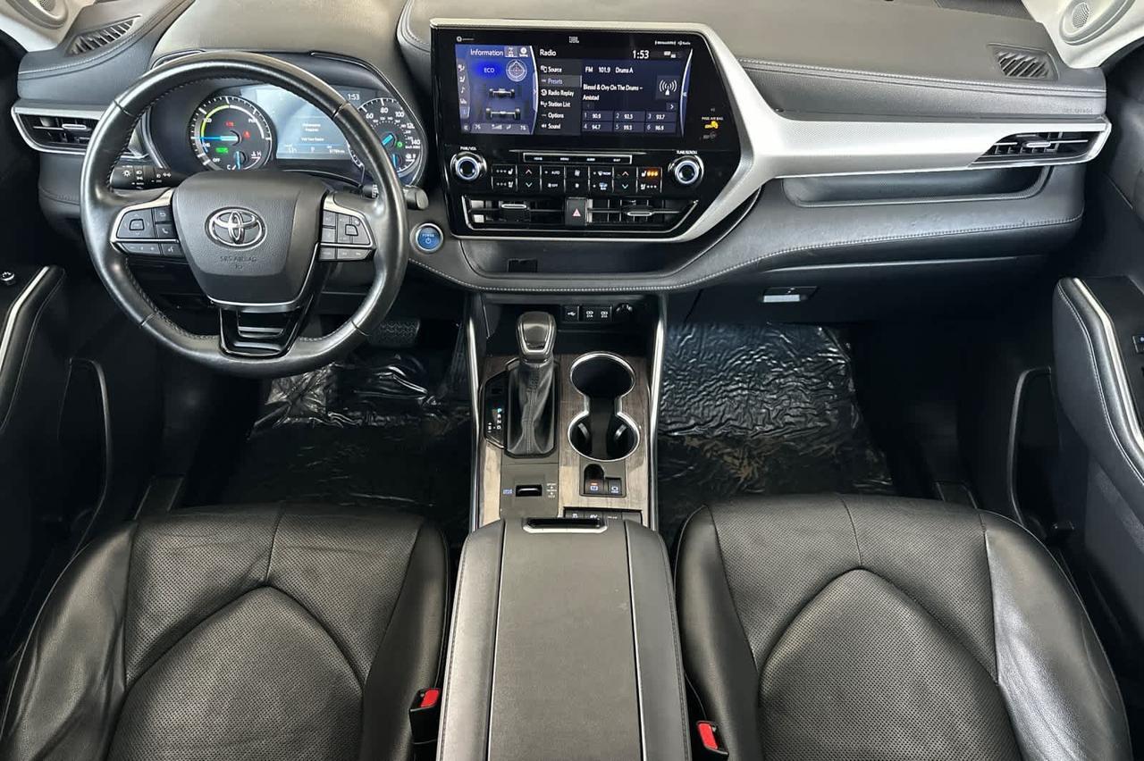 2021 Toyota Highlander Hybrid Platinum