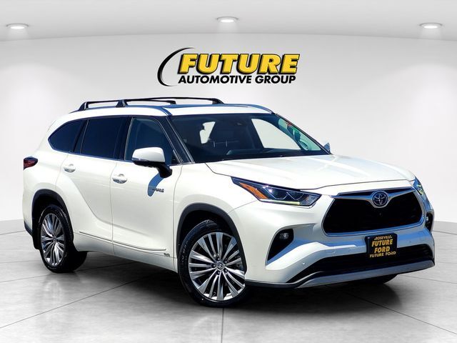 2021 Toyota Highlander Hybrid Platinum