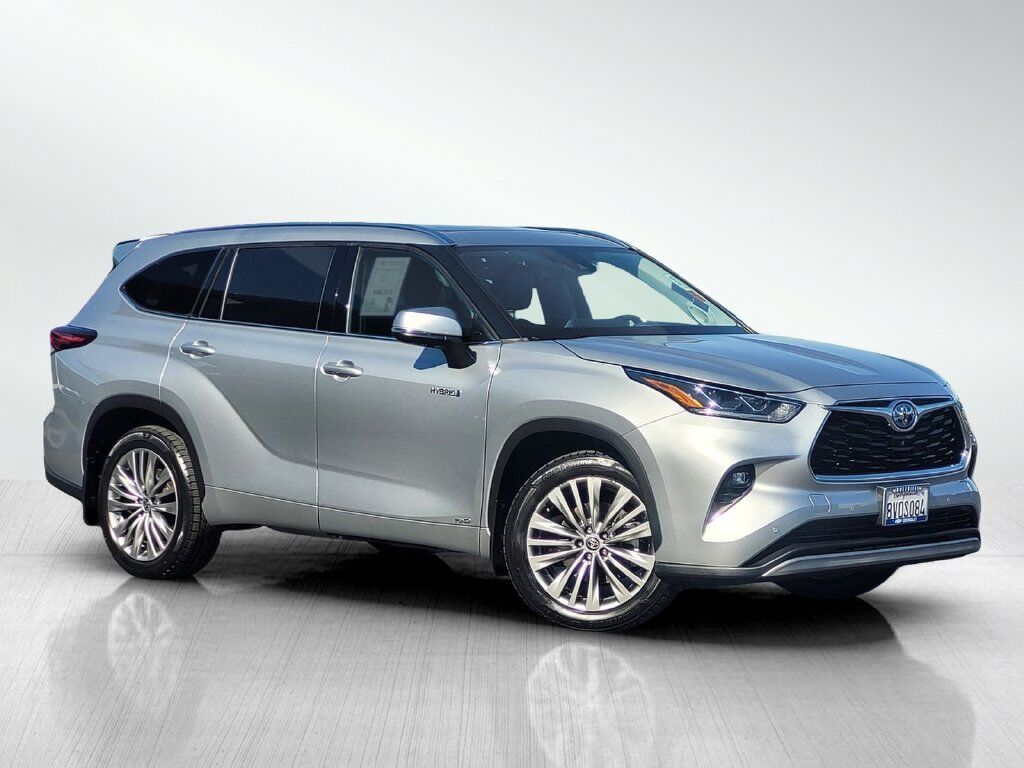 2021 Toyota Highlander Hybrid Platinum