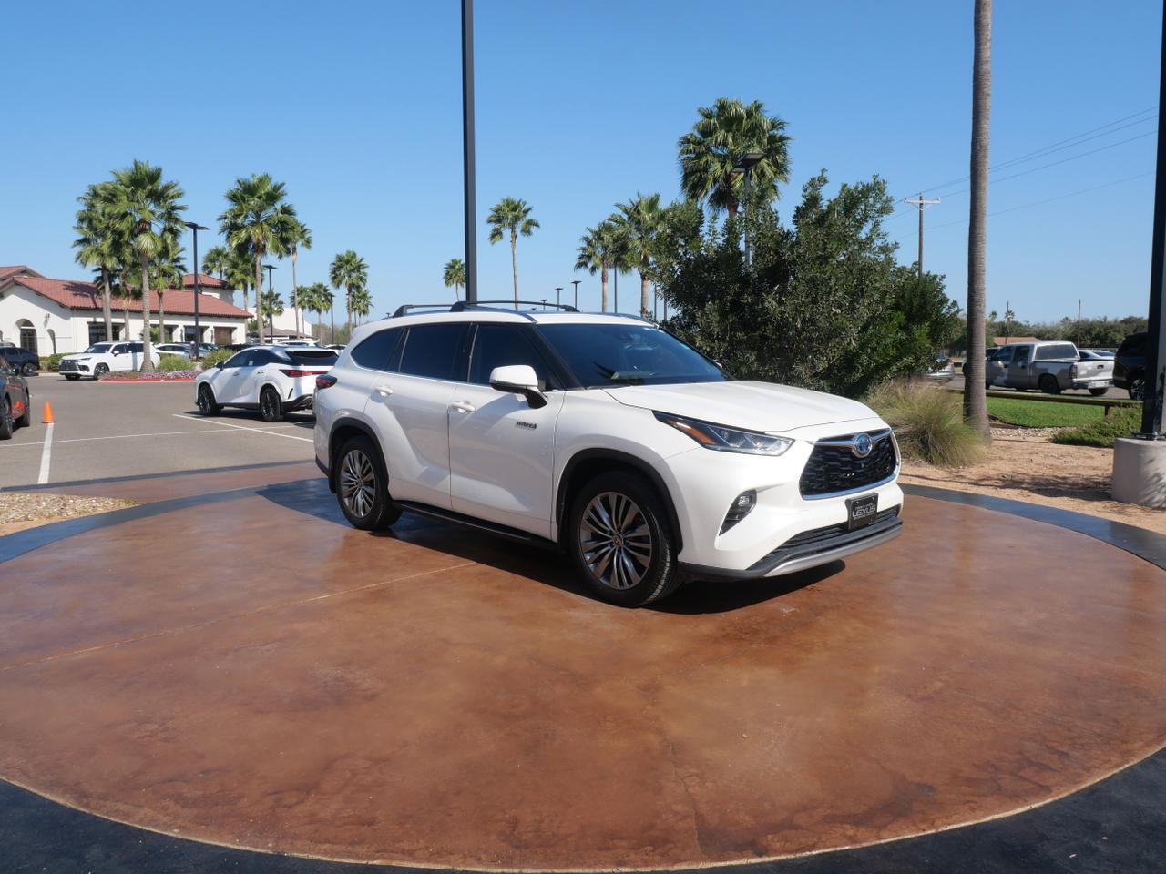 2021 Toyota Highlander Hybrid Platinum