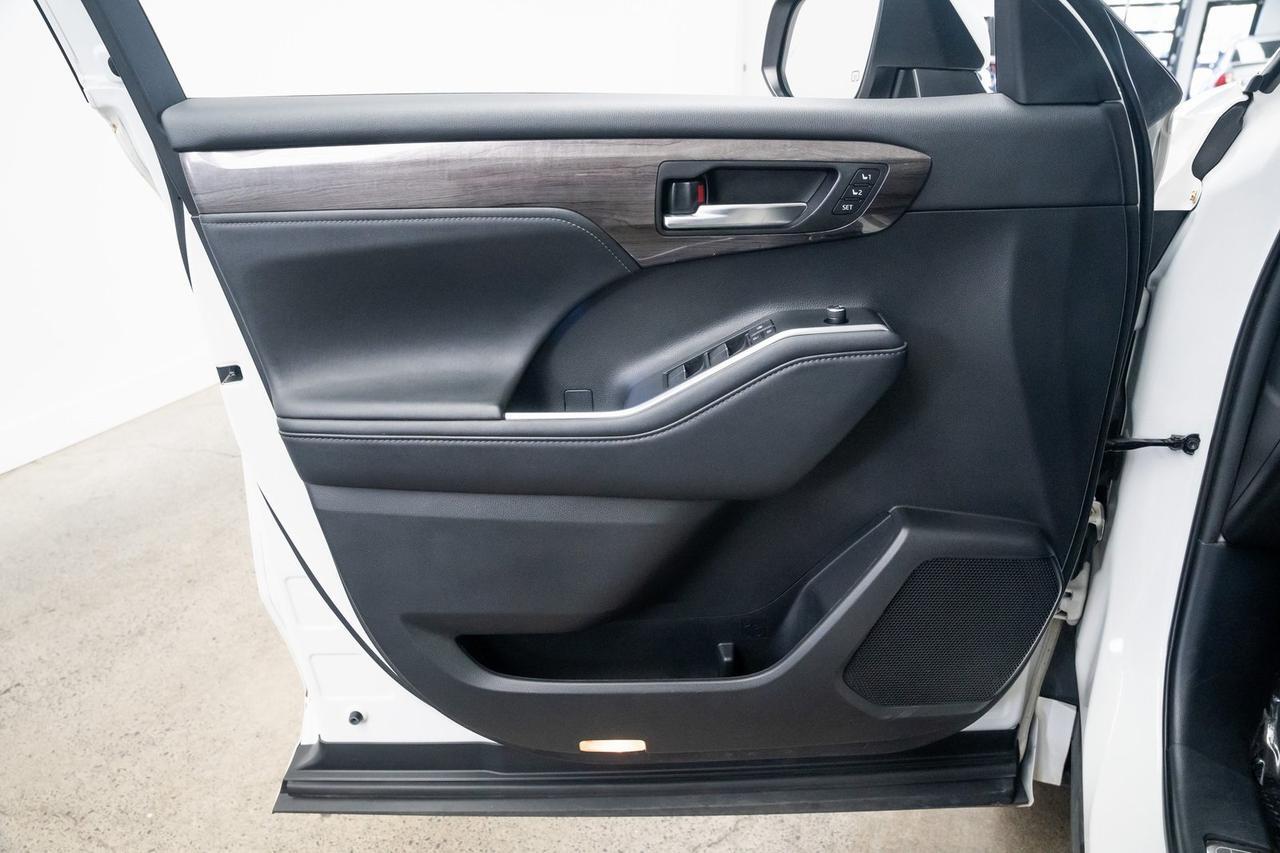 2021 Toyota Highlander Hybrid Platinum Vented Seats Moonroof Portland OR