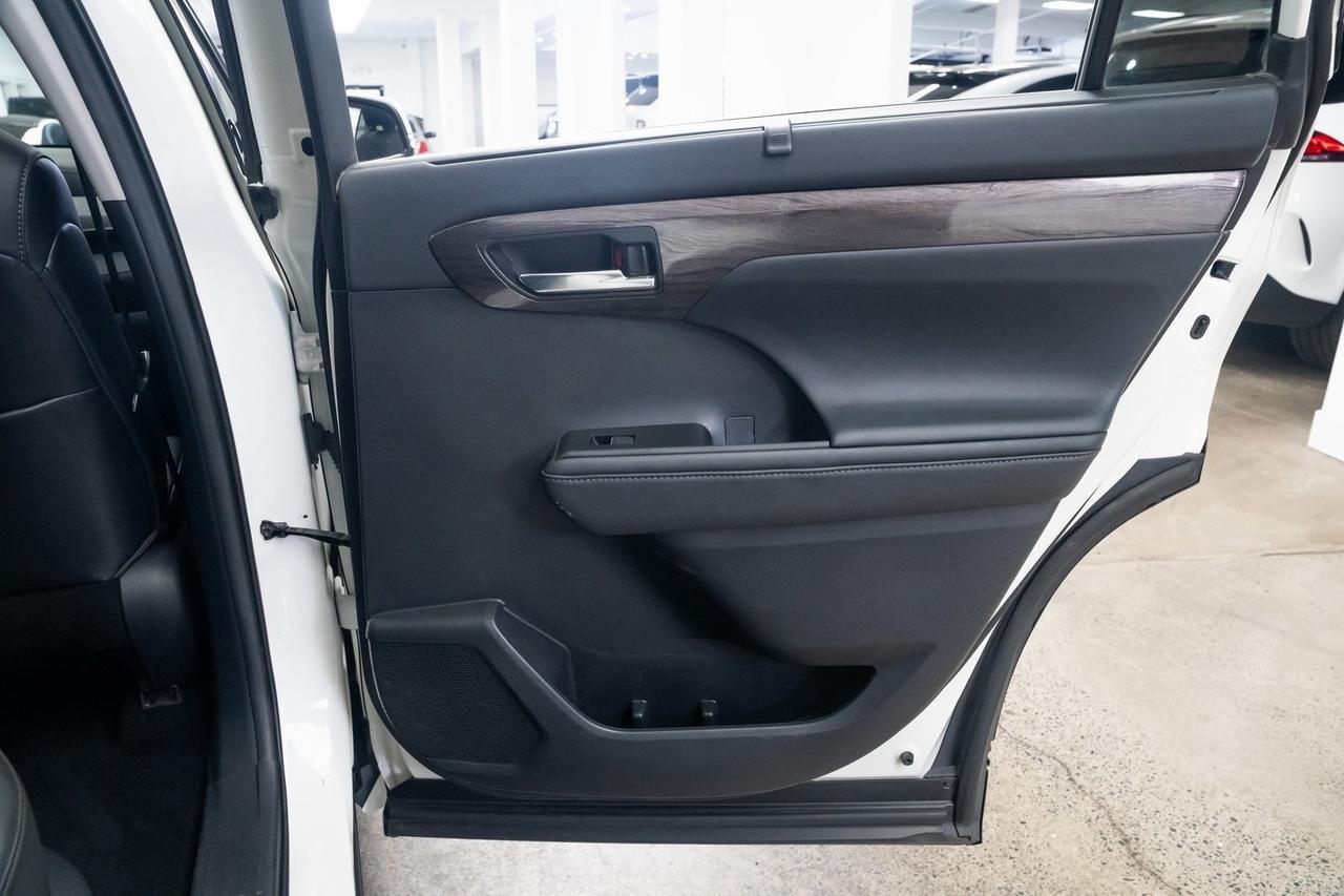 2021 Toyota Highlander Hybrid Platinum Vented Seats Moonroof Portland OR