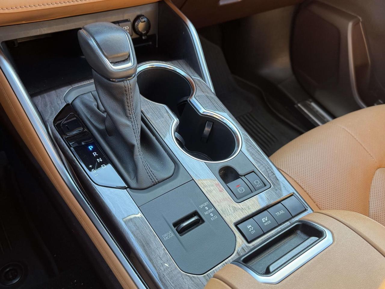 2021 Toyota Highlander Hybrid Platinum Fredericksburg VA