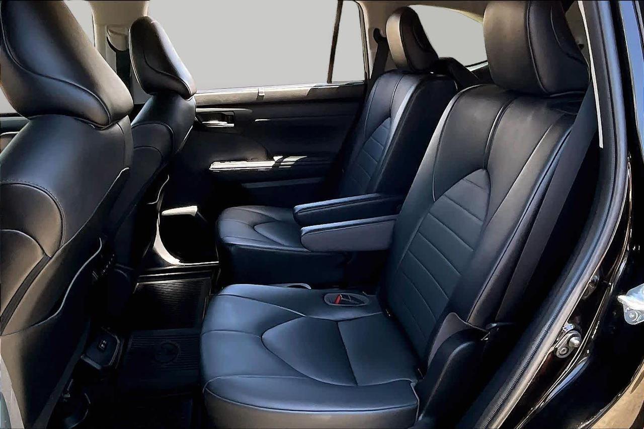 2021 Toyota Highlander Hybrid XLE Folsom CA
