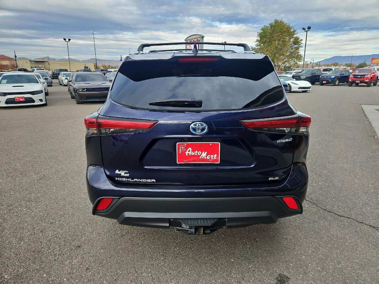 2021 Toyota Highlander Hybrid XLE photo 4