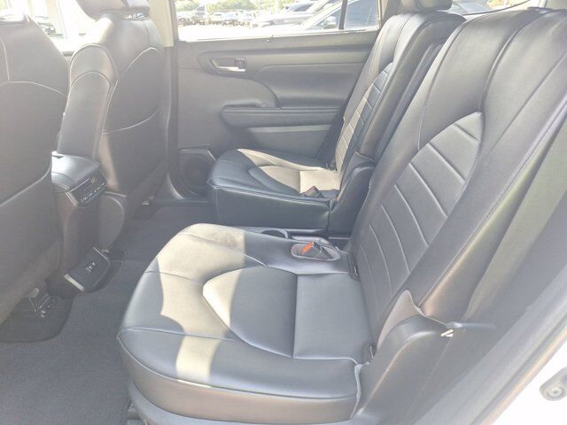 2021 Toyota Highlander Hybrid XLE Hurst TX