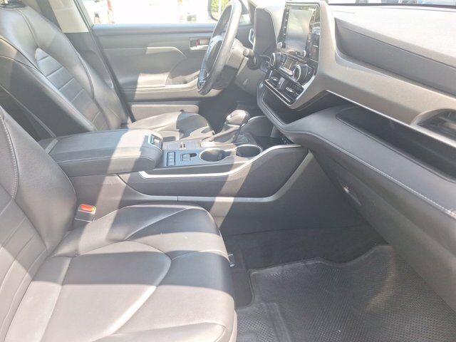 2021 Toyota Highlander Hybrid XLE Hurst TX