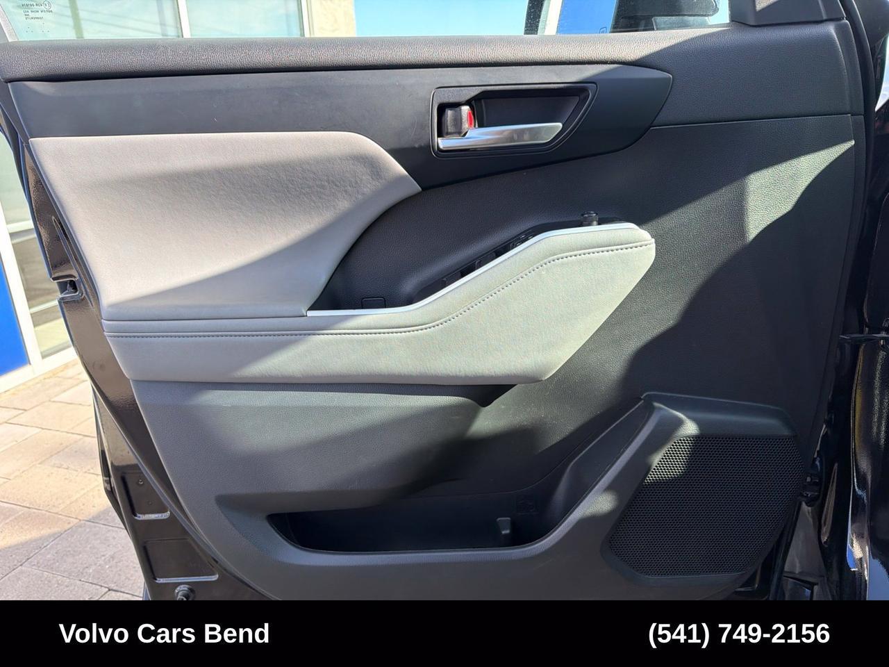 2021 Toyota Highlander Hybrid XLE Bend OR