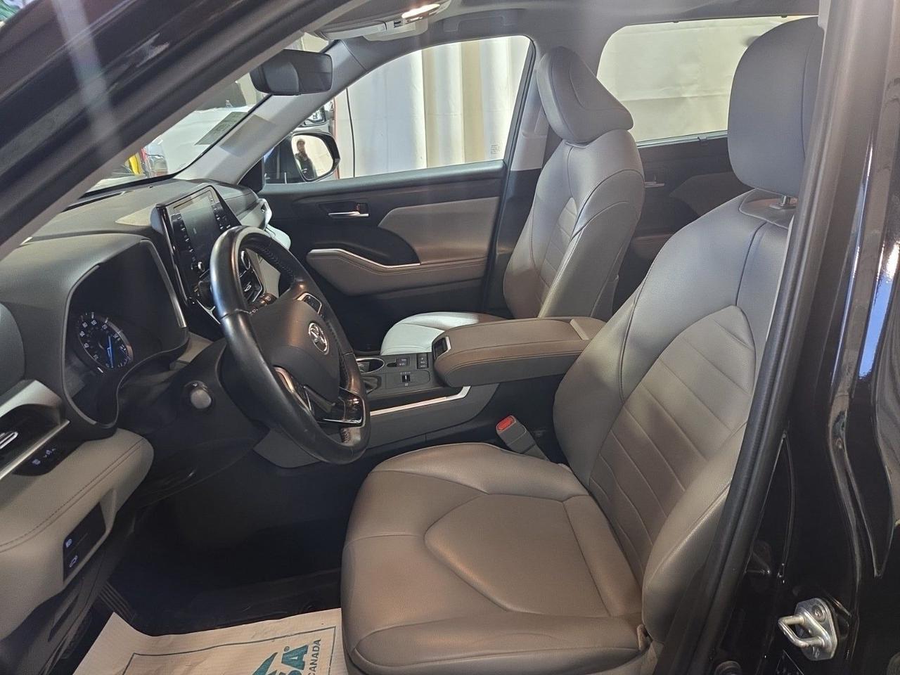 2021 Toyota Highlander Hybrid XLE Bend OR