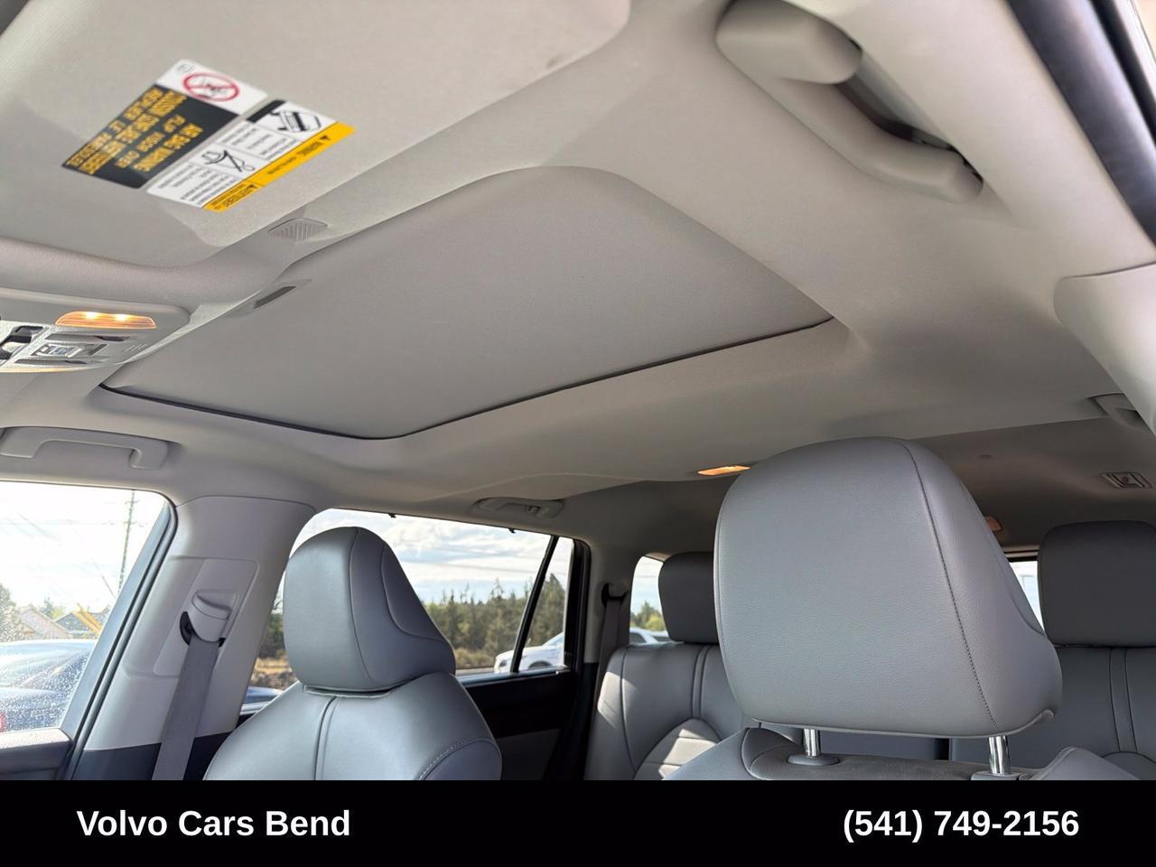 2021 Toyota Highlander Hybrid XLE Bend OR