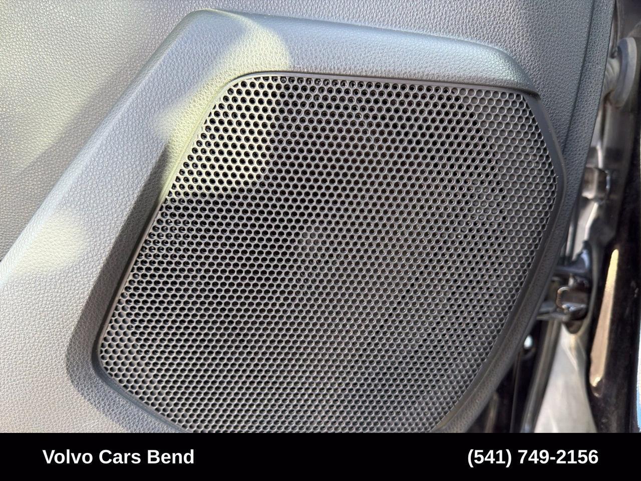 2021 Toyota Highlander Hybrid XLE Bend OR