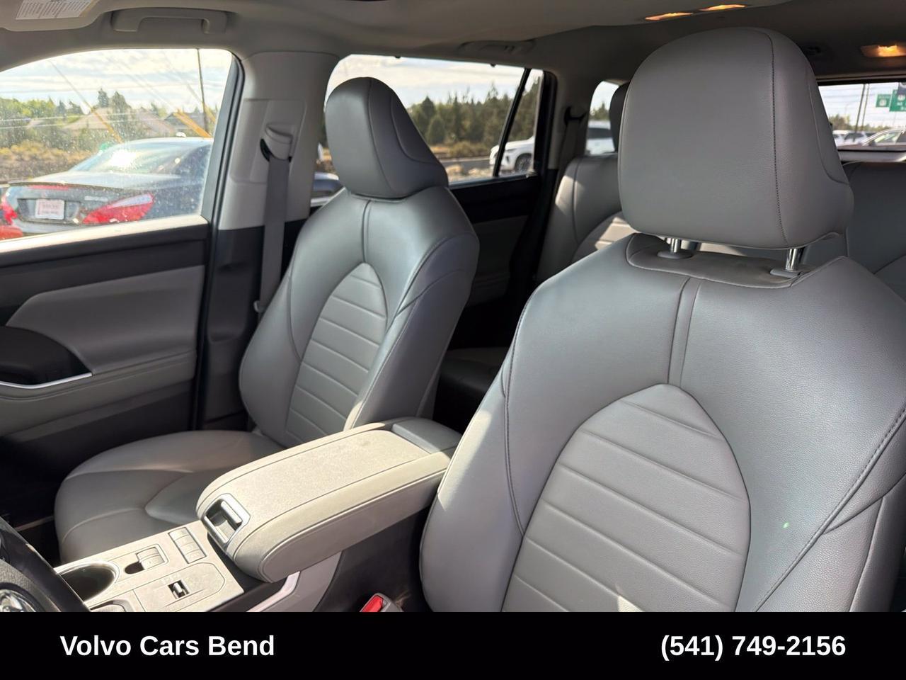 2021 Toyota Highlander Hybrid XLE Bend OR