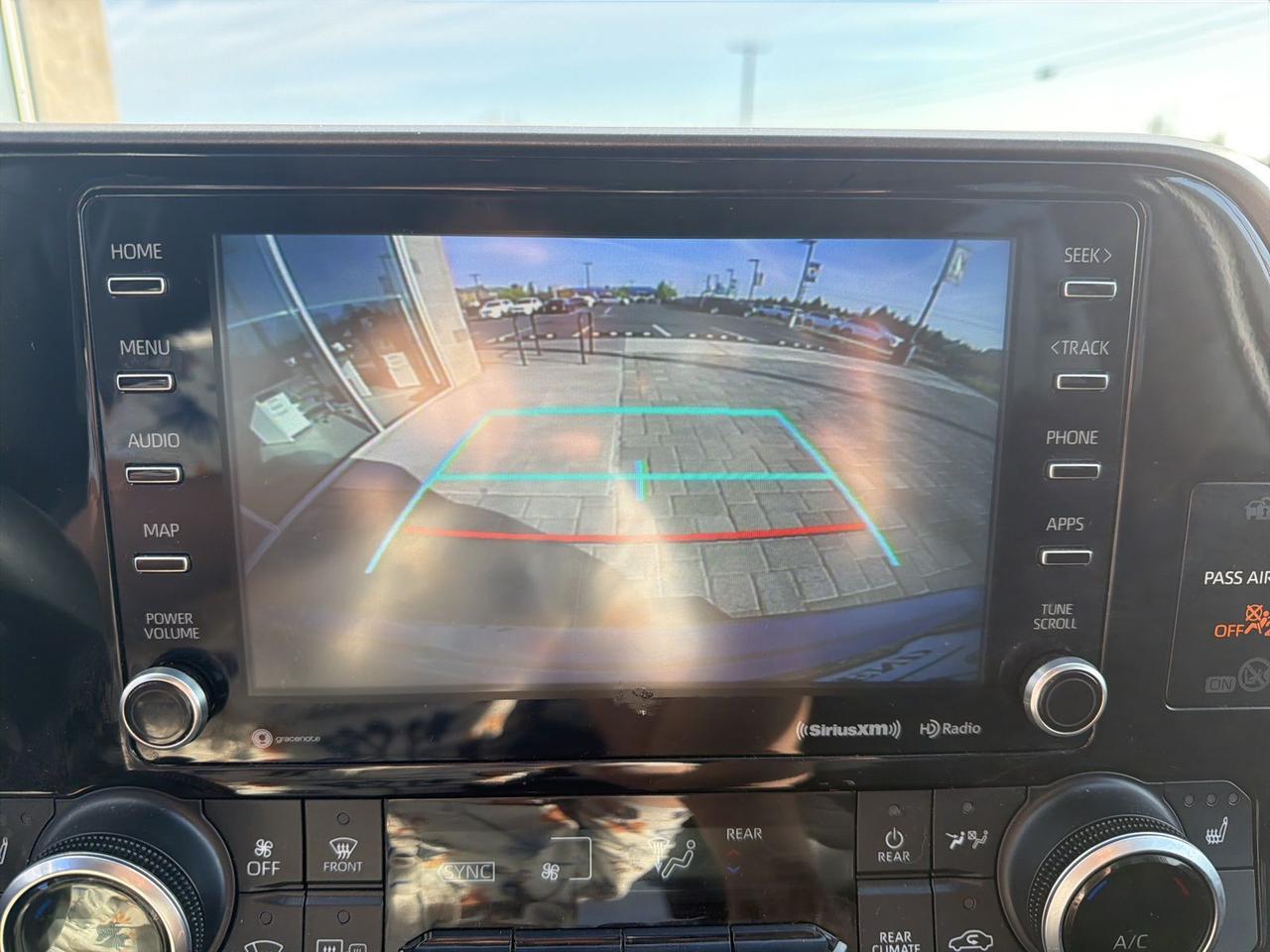 2021 Toyota Highlander Hybrid XLE Bend OR