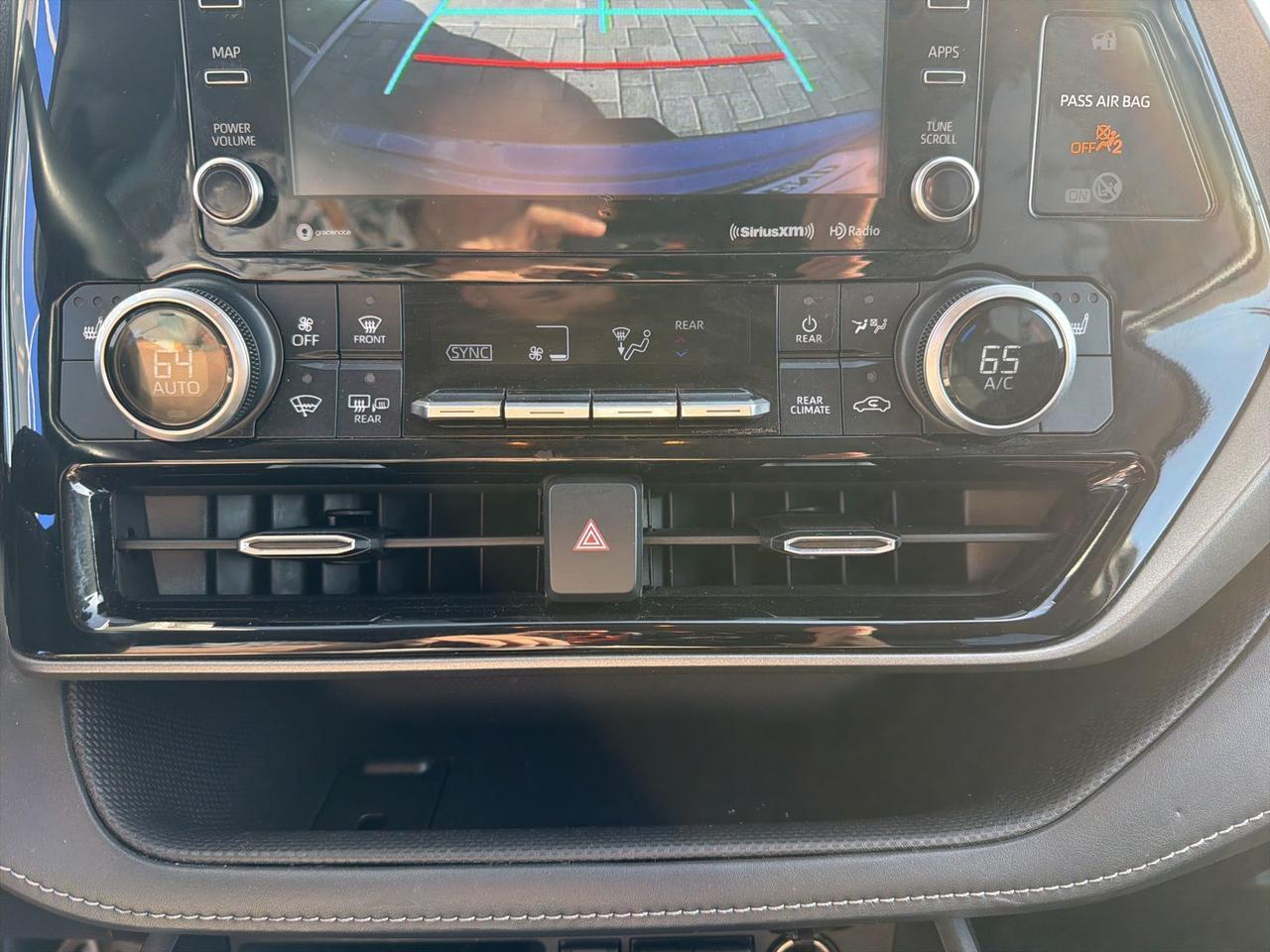 2021 Toyota Highlander Hybrid XLE Bend OR