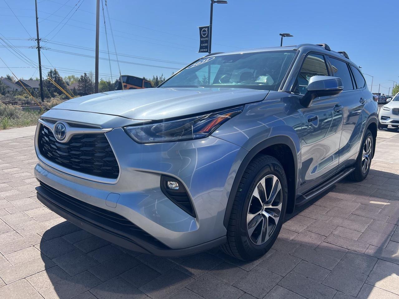 2021 Toyota Highlander Hybrid XLE Bend OR