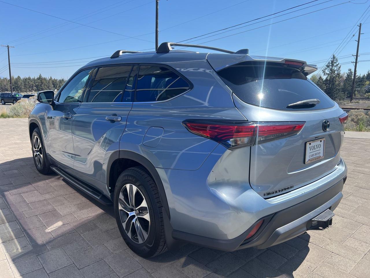 2021 Toyota Highlander Hybrid XLE Bend OR