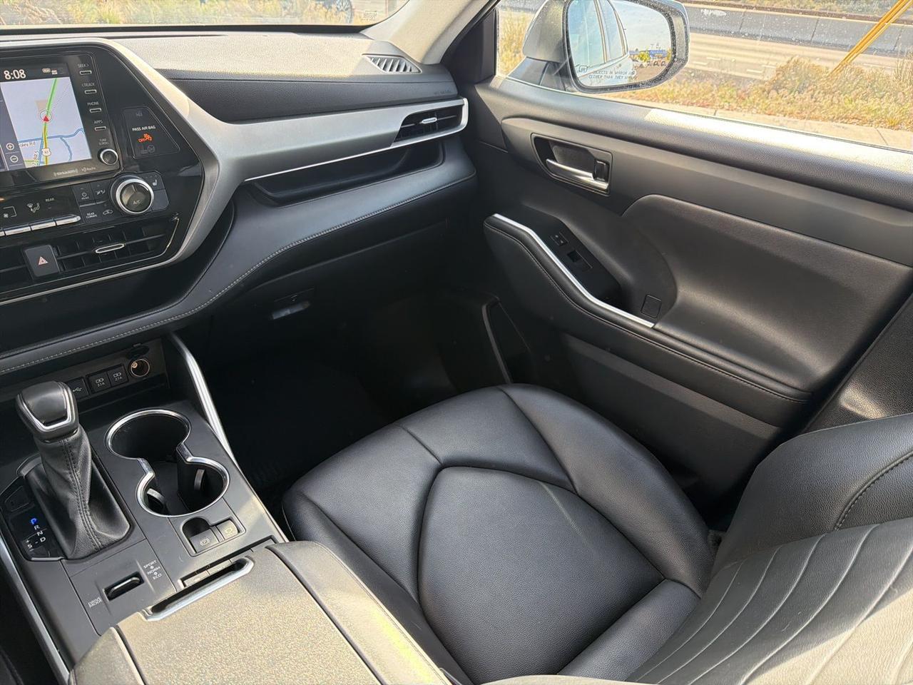 2021 Toyota Highlander Hybrid XLE Bend OR