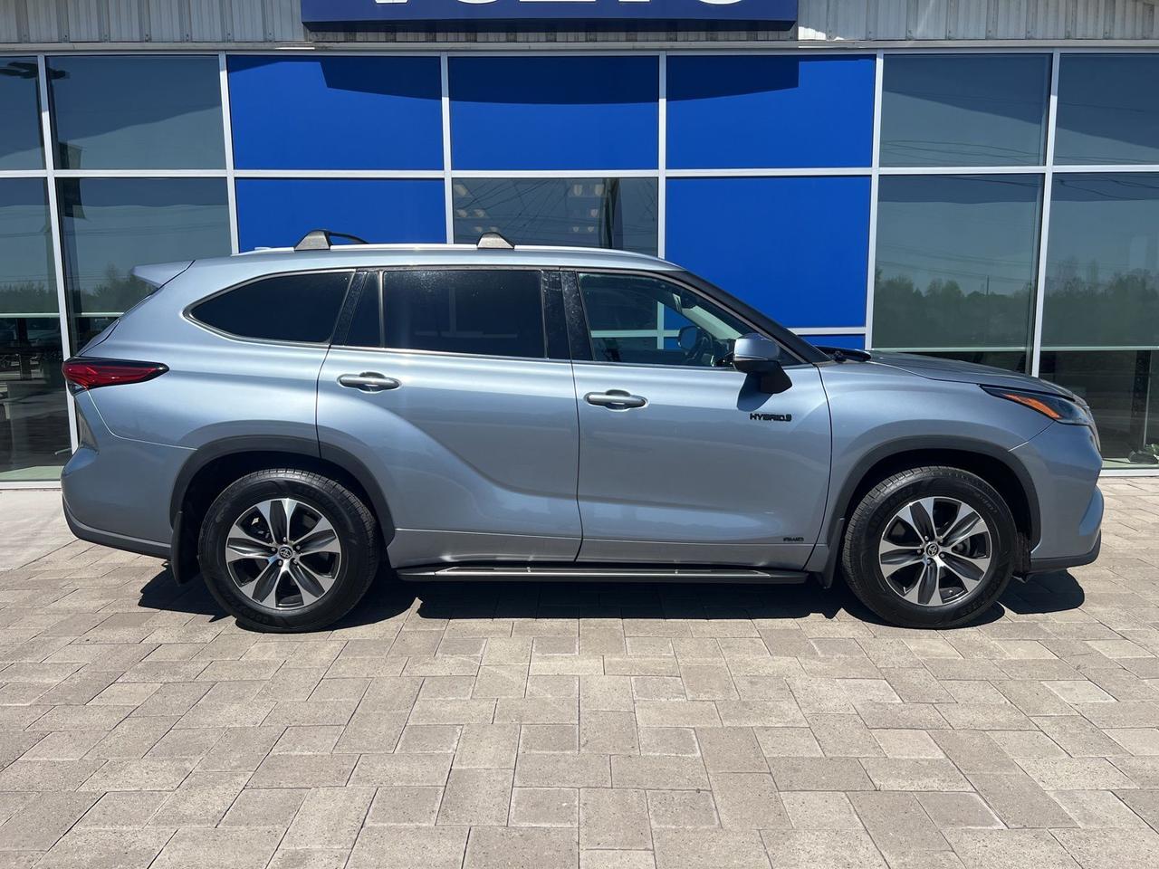 2021 Toyota Highlander Hybrid XLE Bend OR