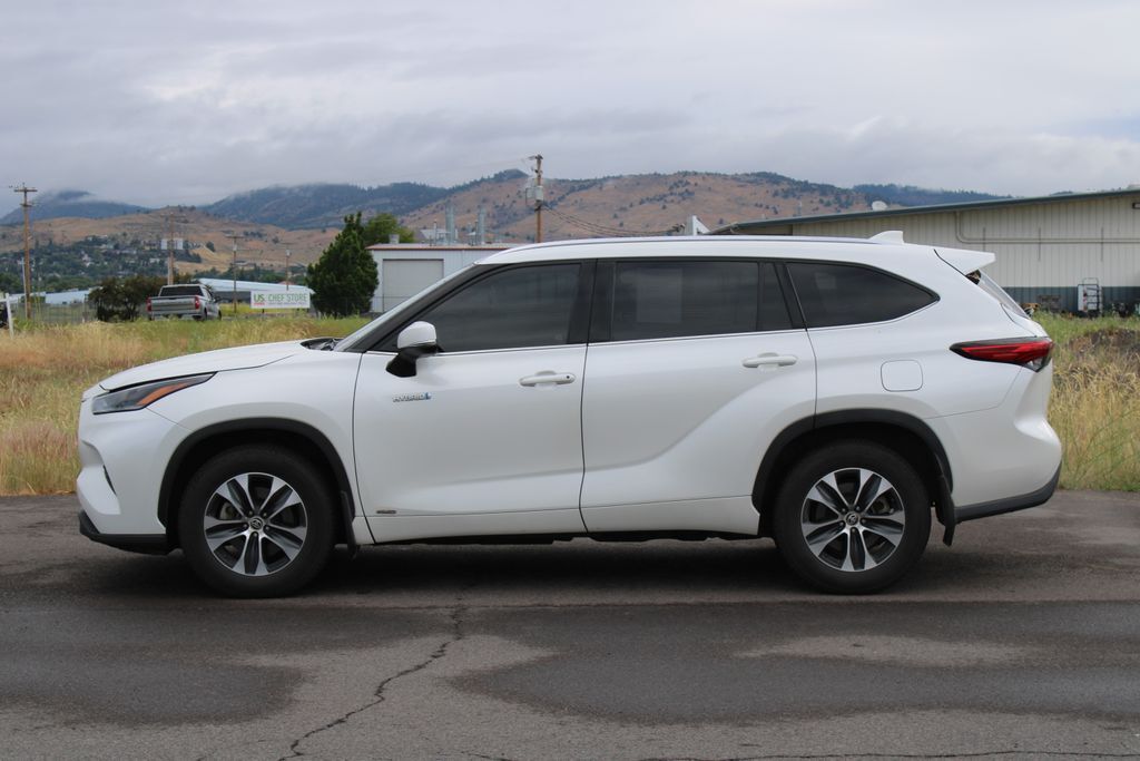 2021 Toyota Highlander Hybrid XLE Klamath Falls OR
