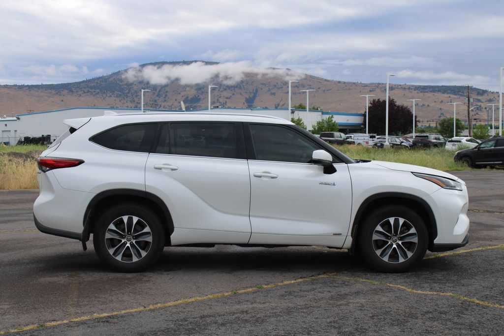 2021 Toyota Highlander Hybrid XLE Klamath Falls OR