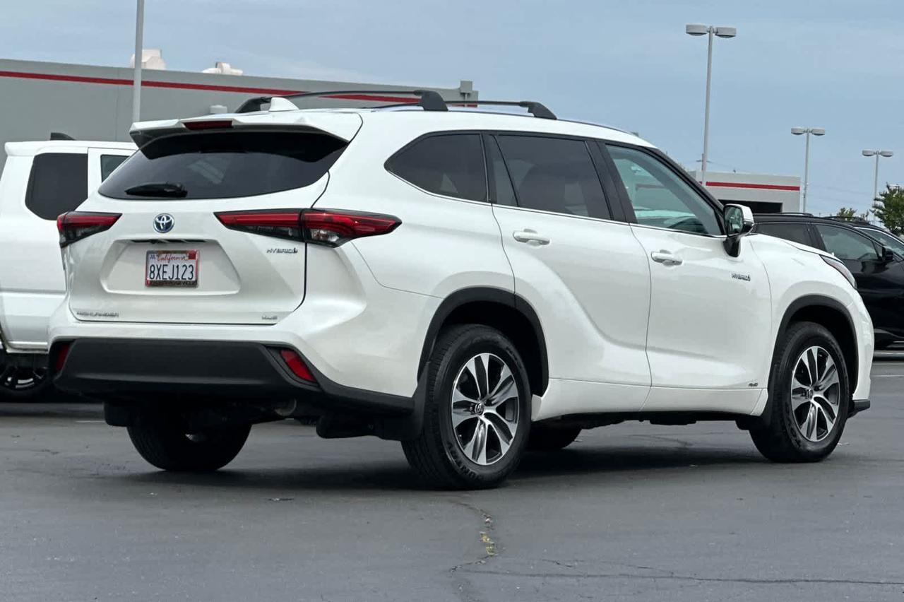 2021 Toyota Highlander Hybrid XLE