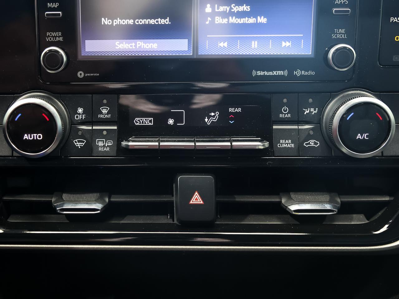 2021 Toyota Highlander LE 7-Passenger Cranberry PA