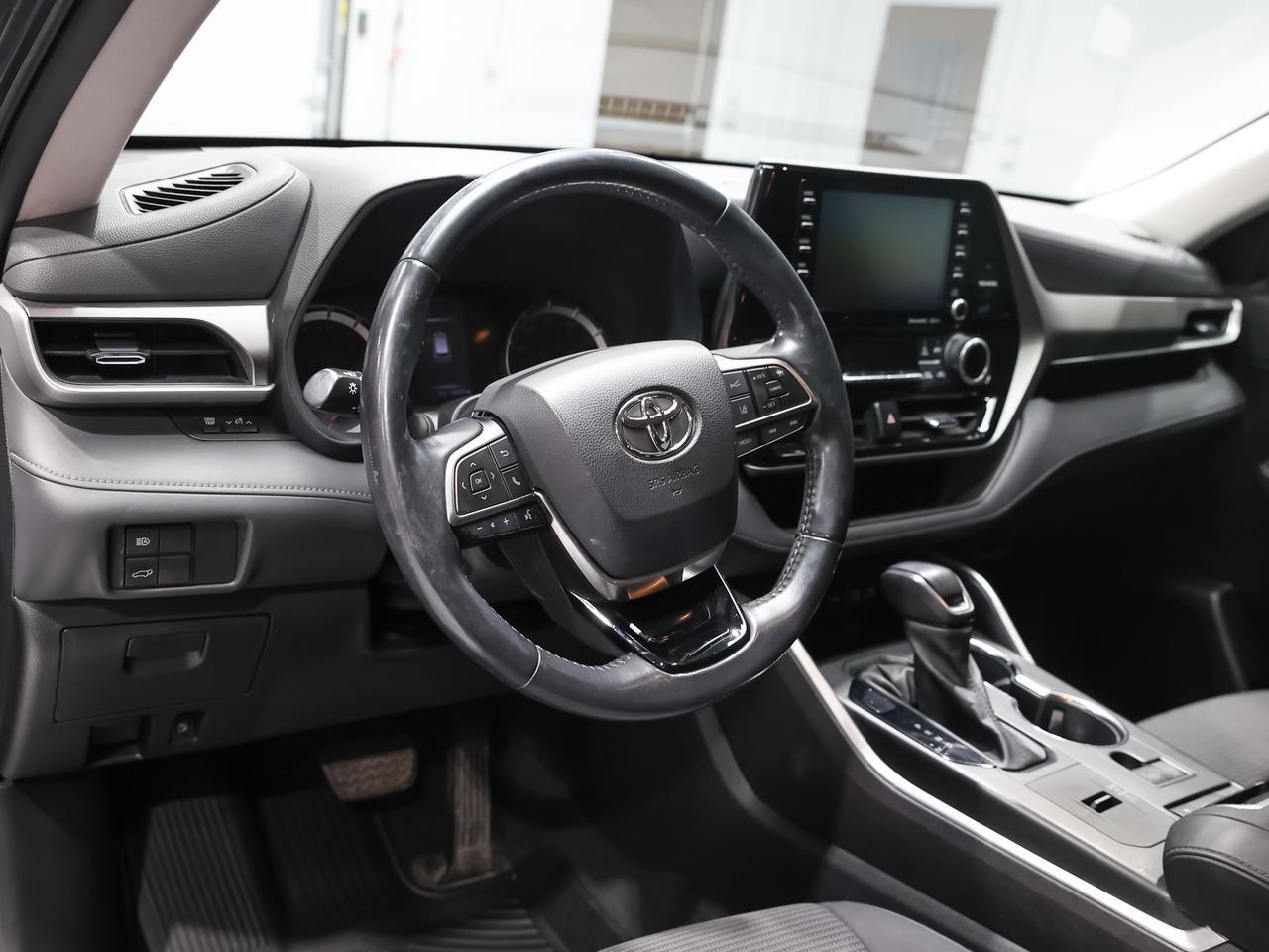2021 Toyota Highlander LE 7-Passenger Cranberry PA