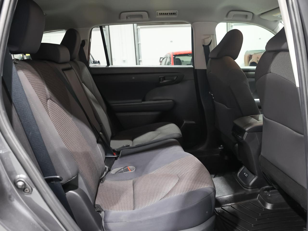2021 Toyota Highlander LE 7-Passenger Cranberry PA