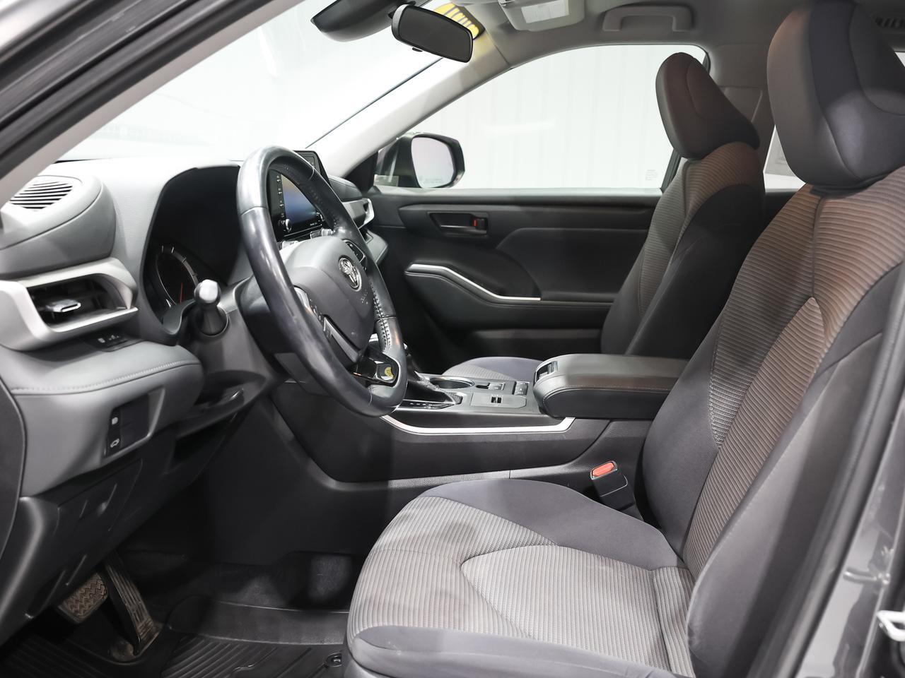 2021 Toyota Highlander LE 7-Passenger Cranberry PA