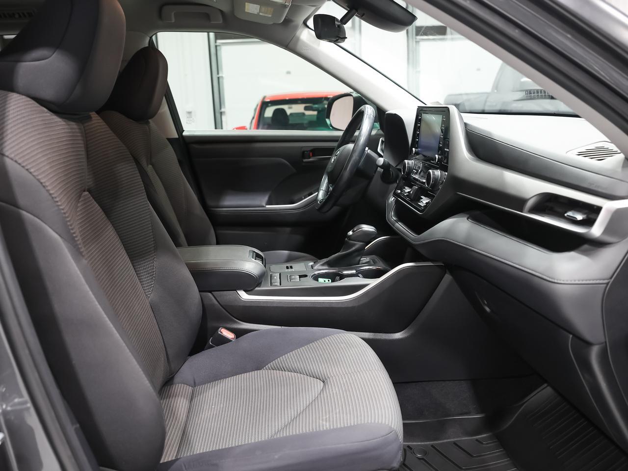 2021 Toyota Highlander LE 7-Passenger Cranberry PA
